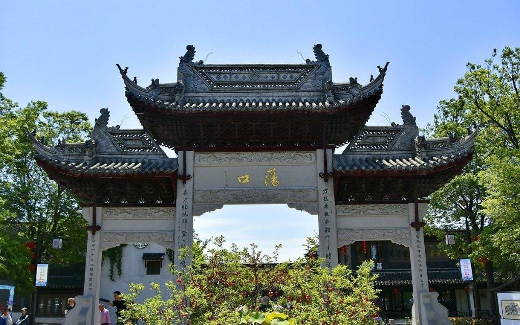 晚舟必归是李白的诗吗？